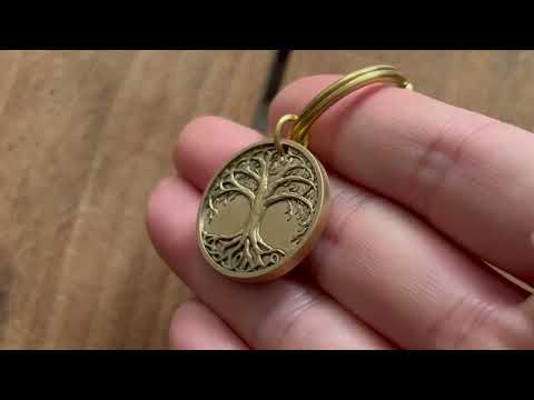 Personalized tree of life relief keychain
